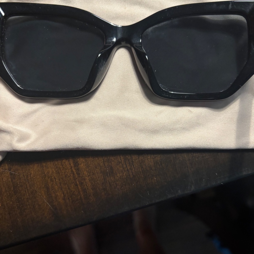 Tory Burch Cat eye polarized sunglasses - Picture 3 of 5